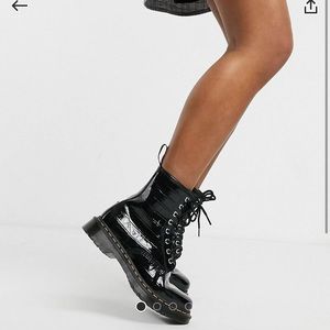 Dr martens in black croc